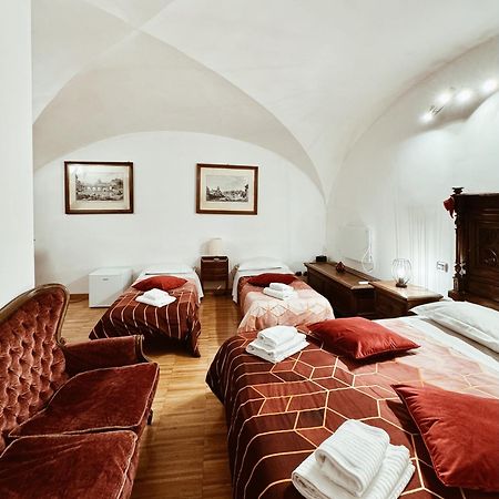 Residenza Tritone Luxury Guest House Trevi Fountain Roma Exterior foto