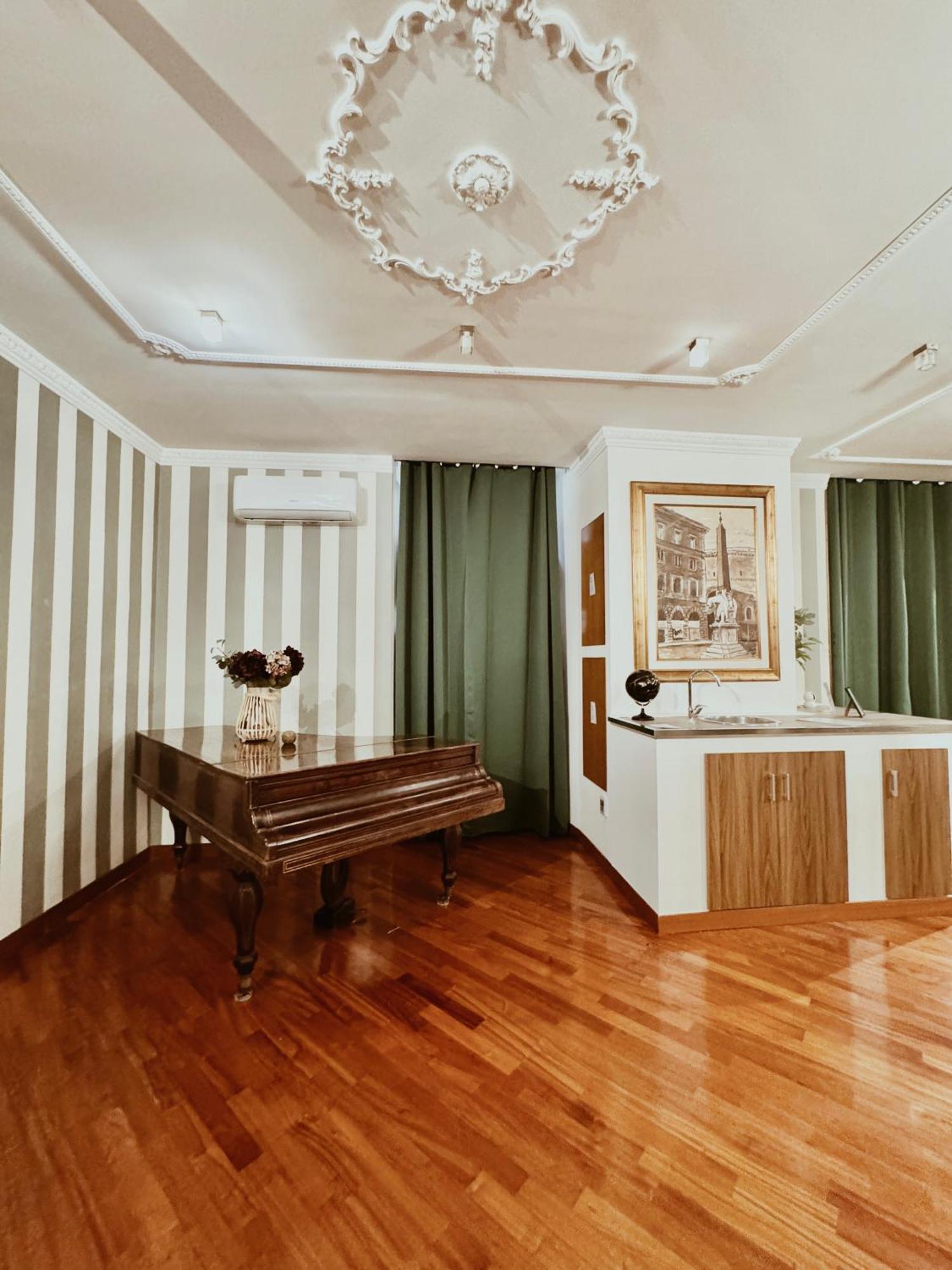 Residenza Tritone Luxury Guest House Trevi Fountain Roma Exterior foto