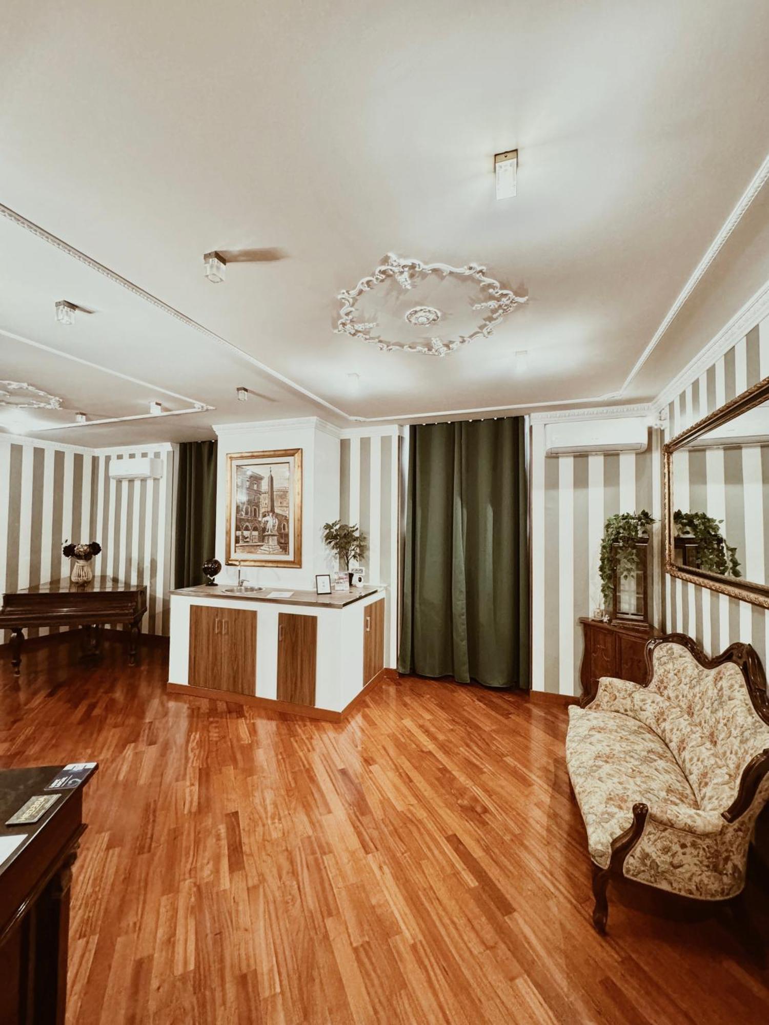 Residenza Tritone Luxury Guest House Trevi Fountain Roma Exterior foto