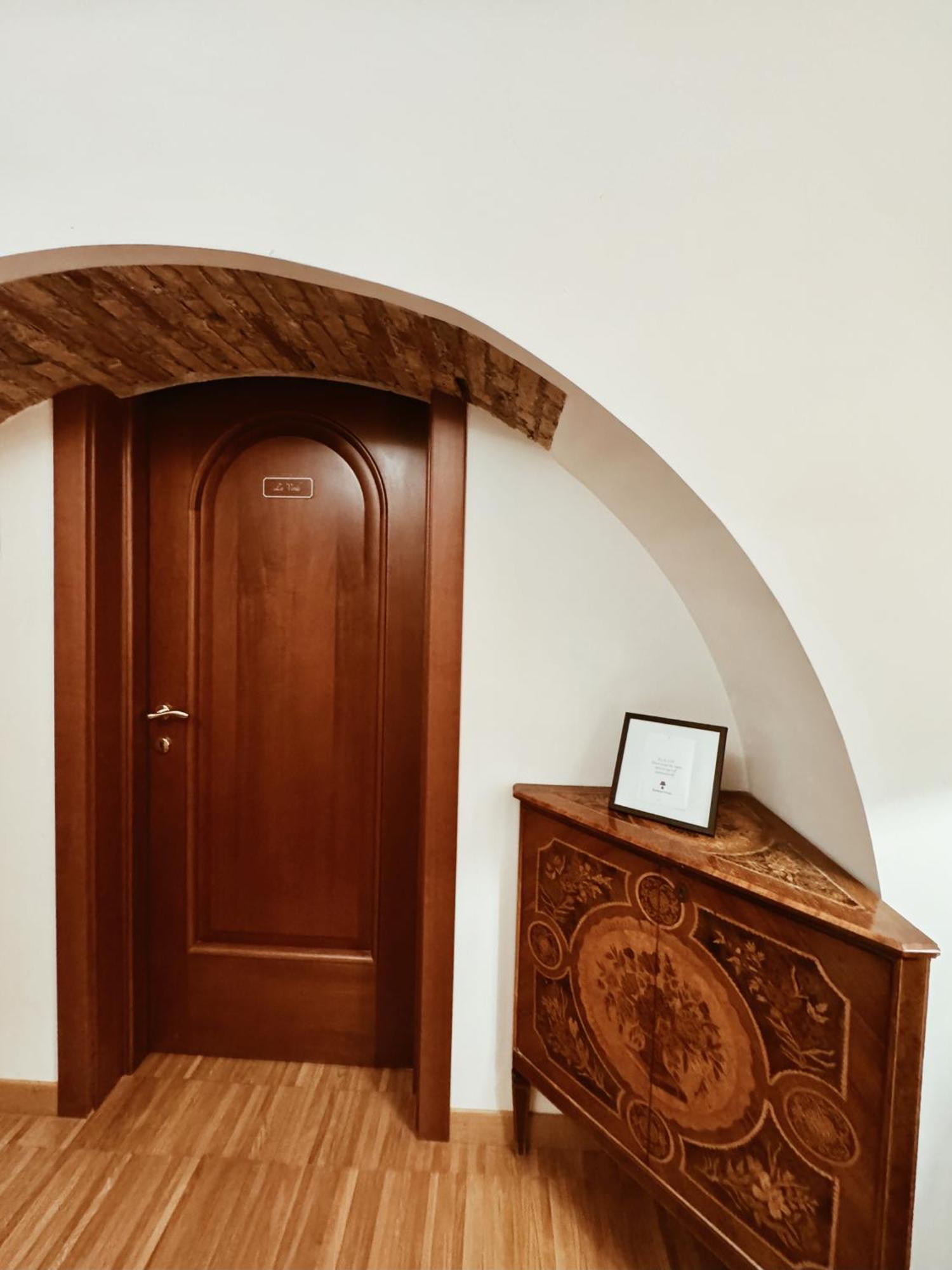 Residenza Tritone Luxury Guest House Trevi Fountain Roma Exterior foto