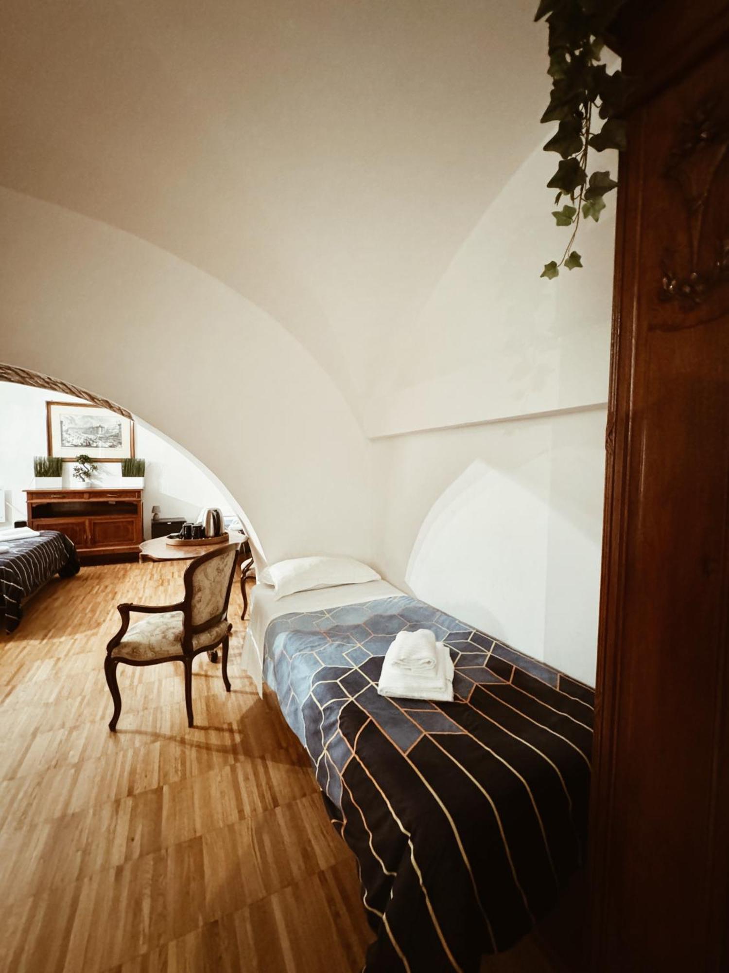 Residenza Tritone Luxury Guest House Trevi Fountain Roma Exterior foto